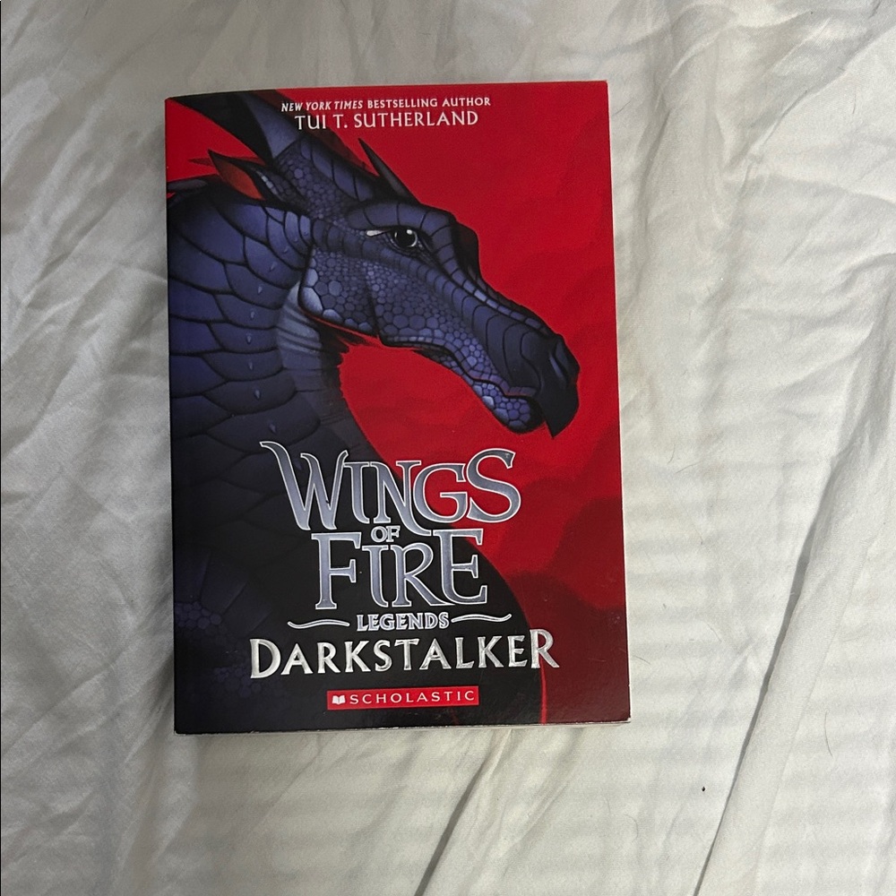 Scholastic Wings of Fire: Legends Darkstalker - Red and Blue Cover